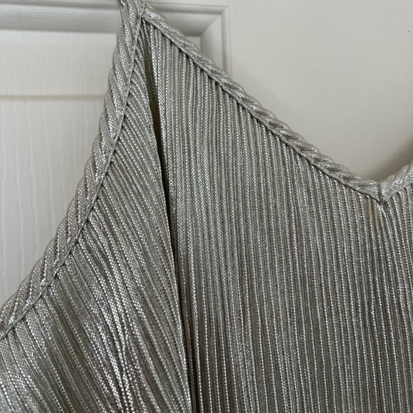👠 ONLY Primrose Strappy Silver Pleated Tank Top with Adjustable Straps Medium - Picture 13 of 16